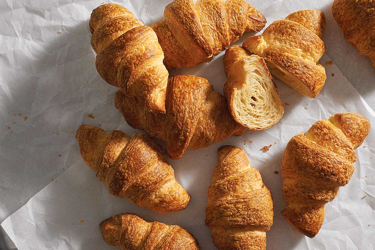 https://www.kingarthurbaking.com/sites/default/files/2020-07/bakers-croissant-2.jpg