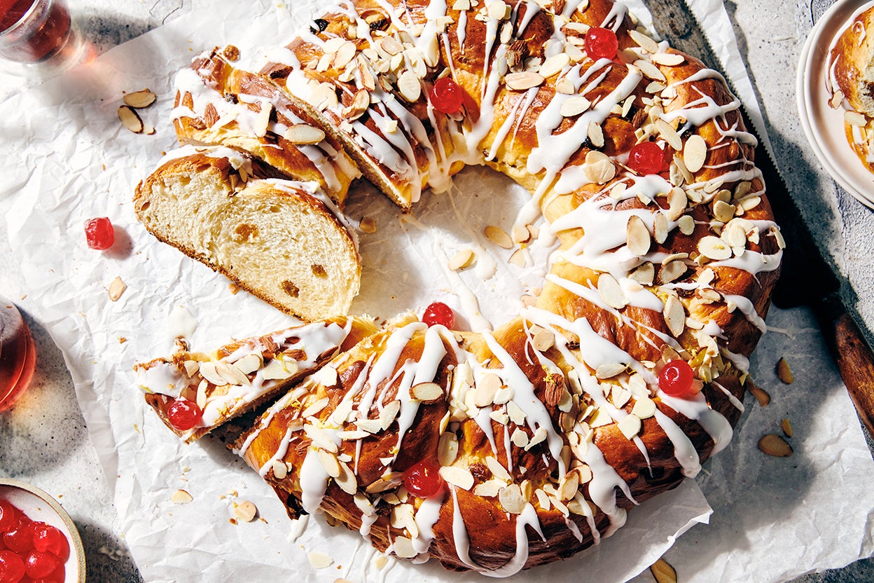 40 Christmas Breads That Are Perfect for Sharing and Gifting
