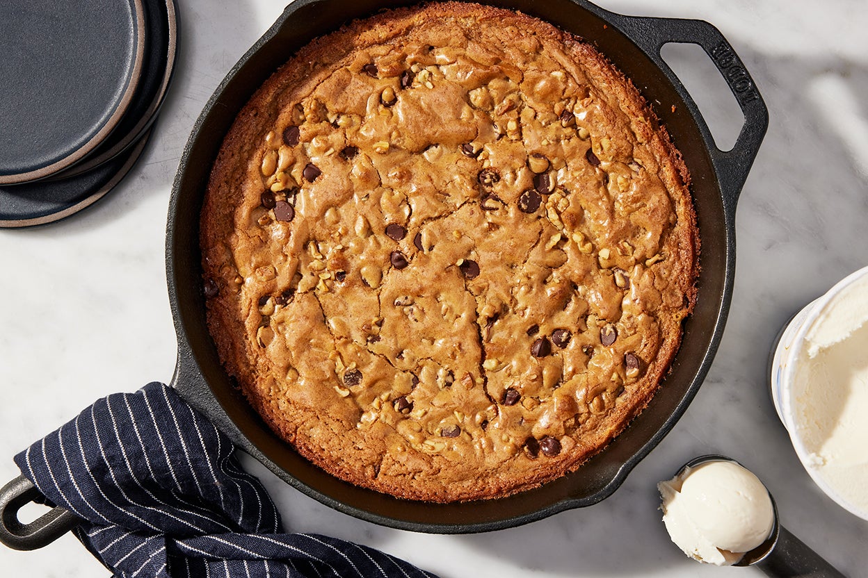 Chocolate Chip Cookie Cast Iron Skillet Baking Kit