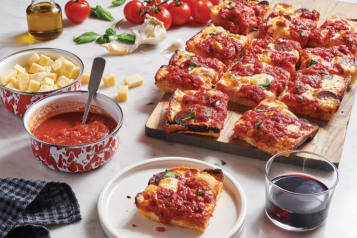 How to Make Easy Detroit-Style Pizza at Home 