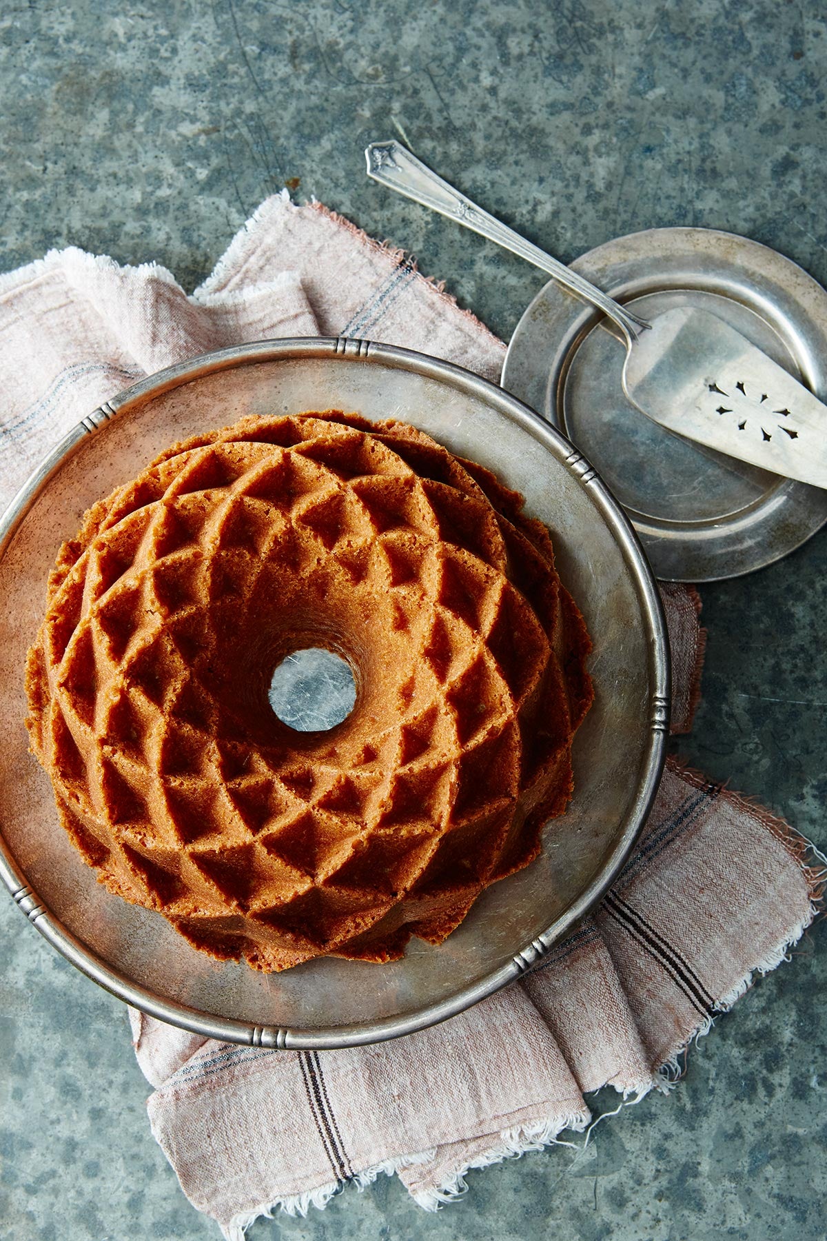 https://www.kingarthurbaking.com/sites/default/files/blog-images/2015/11/Bundt-cake-bliss-brown-sugar-sour-cream.jpg