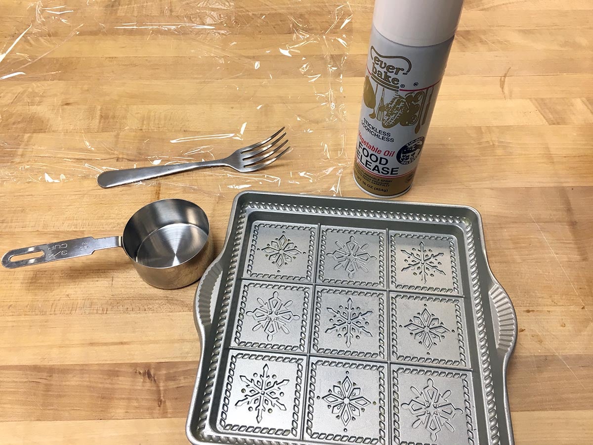 Snowflake Shortbread Pan