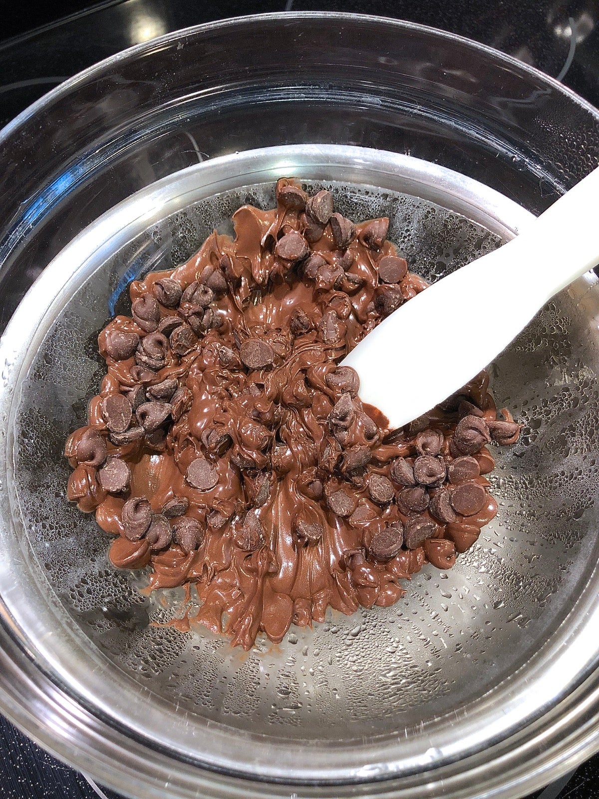 how to temper chocolate (microwave, double boiler, sous vide!)