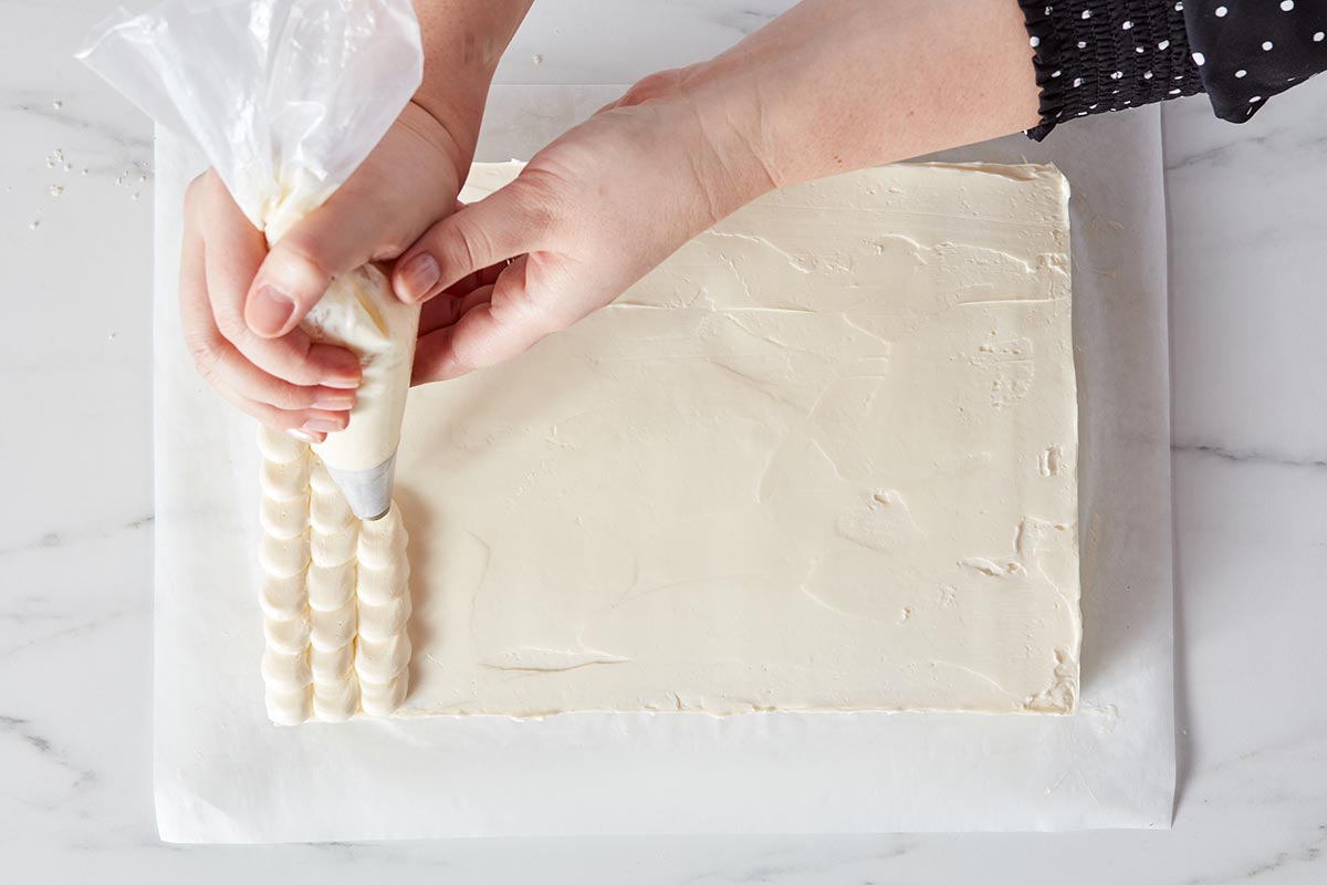 Cakepans, Piping Bags & Tips, Fondant and Icing, and more to make your  baking beautiful