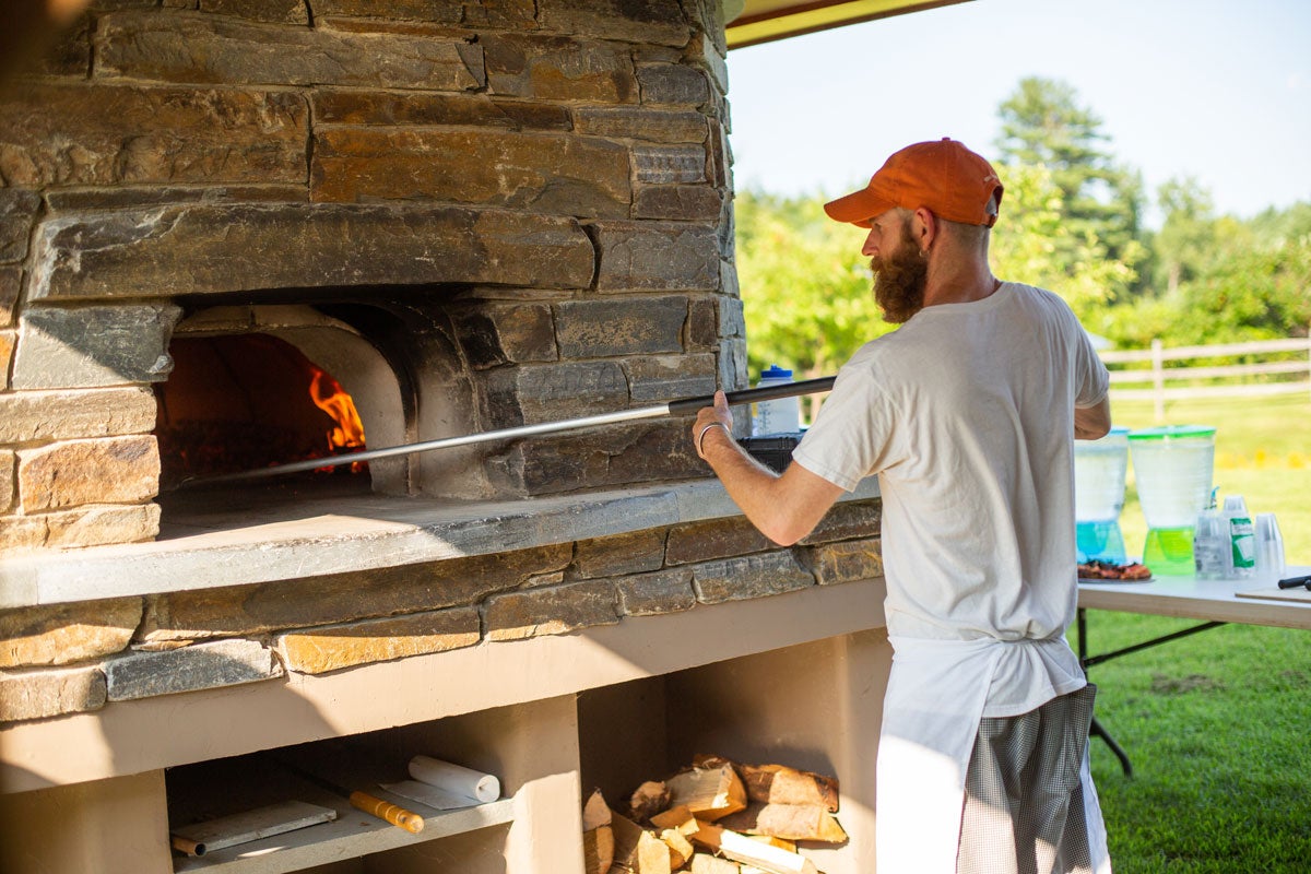 How to build a (cob) pizza oven step by step.