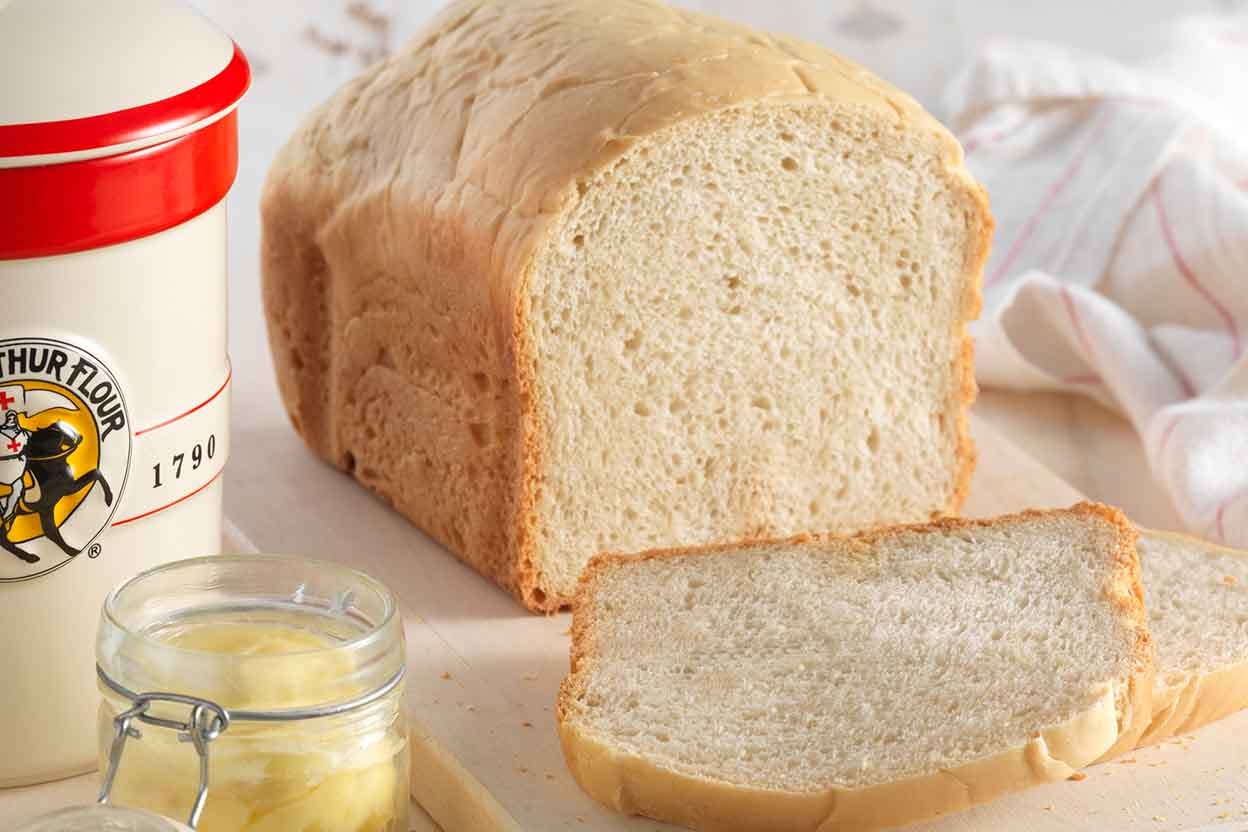 DASH 1.5-lb Everyday Bread Maker 
