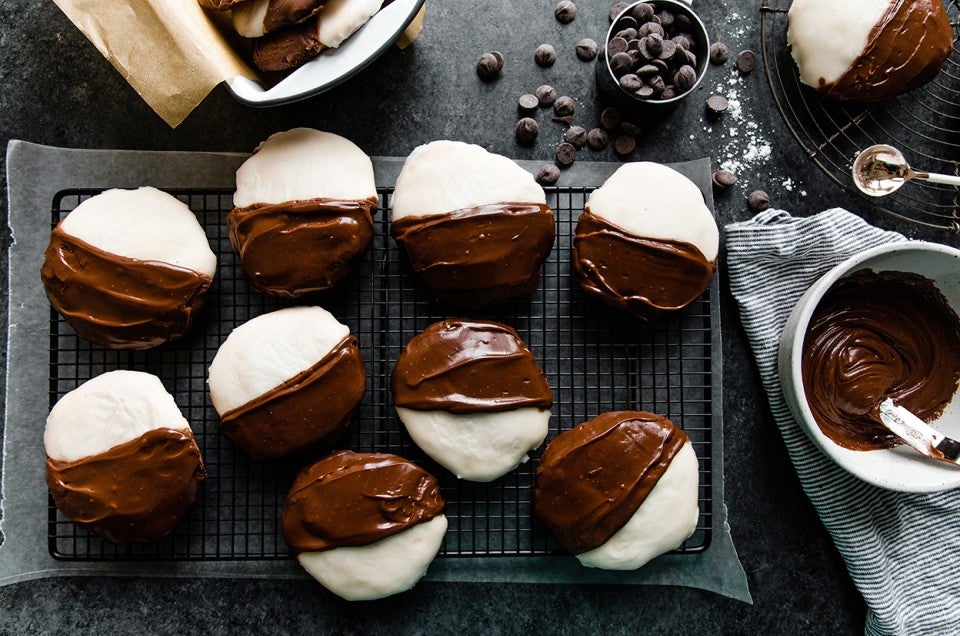 https://www.kingarthurbaking.com/sites/default/files/styles/featured_image/public/2019-08/black-and-white-cookies.jpg?itok=9g7maQTb