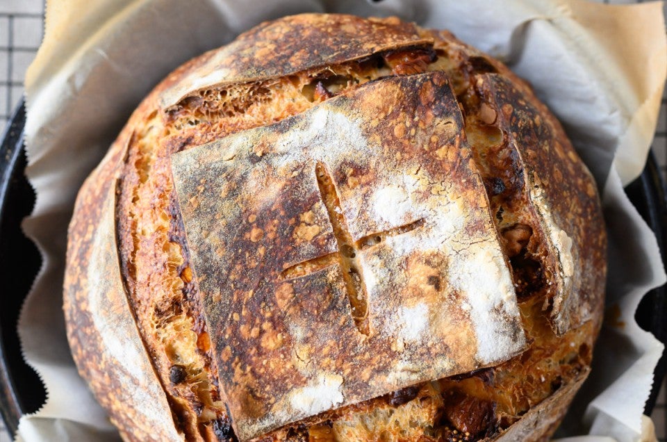 Fig and walnut sourdough crust