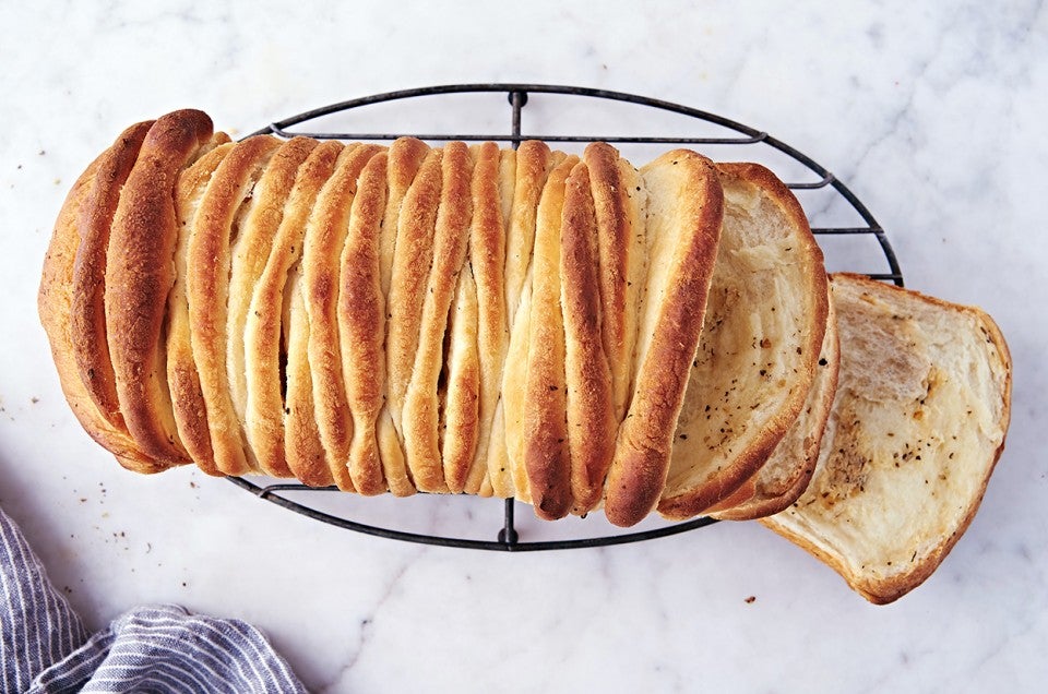 Cheddar Cheese Pull-Apart Bread Recipe