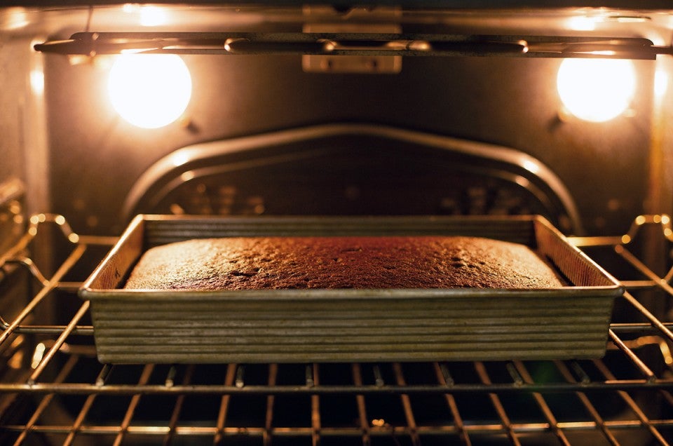 Why It's Best To Use A Low-Sided Pan In Your Convection Oven