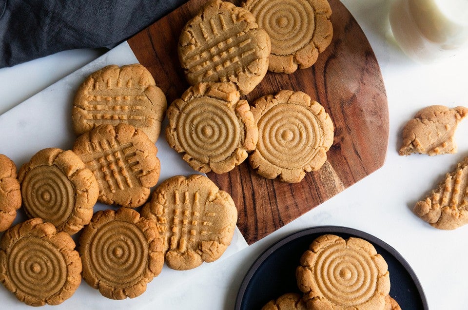 Peanut Butter M&M Cookies (Gluten free) - EatCartwright