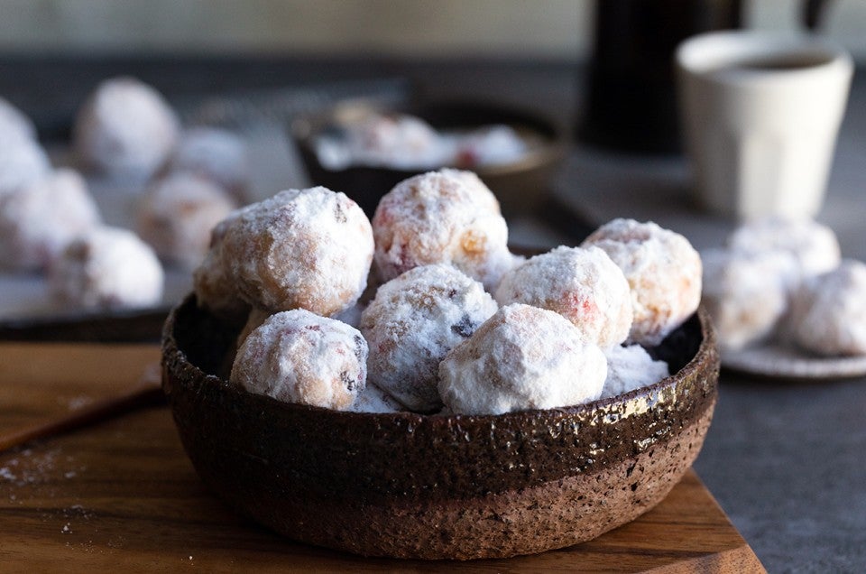 How to bake with a specialty shaped pan - Baking Bites