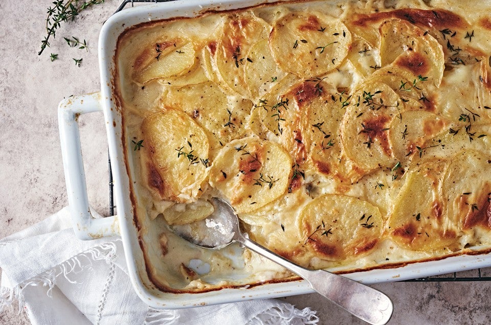 https://www.kingarthurbaking.com/sites/default/files/styles/featured_image/public/2021-03/classic-scalloped-potatoes.jpg?itok=iLwz3qun