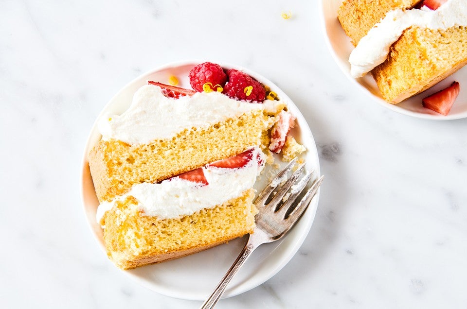What's the Difference Between Sponge, Genoise and Chiffon Cakes? -  Delishably