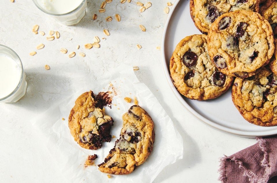 Dark Chocolate Oatmeal Cookies Recipe