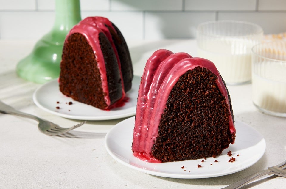 https://www.kingarthurbaking.com/sites/default/files/styles/featured_image/public/2023-06/Chocolate-Cake-Red-Glaze_0462.jpg?itok=f439nlEn