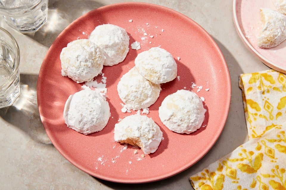 https://www.kingarthurbaking.com/sites/default/files/styles/featured_image/public/2023-07/Lemon-Snowball-Cookies_0274.jpg?itok=aUUJgKtr