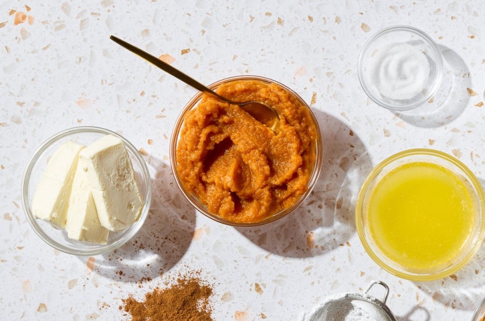 Bowl of pumpkin puree in mis en place