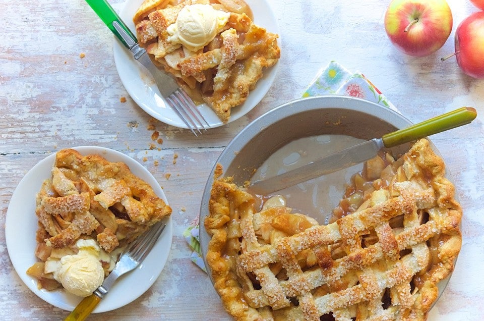 Apple Pie Bakealong via @kingarthurflour