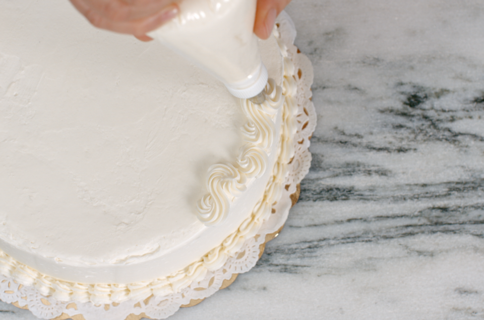 How To Do Cake Stenciling, My Tips and Tricks 