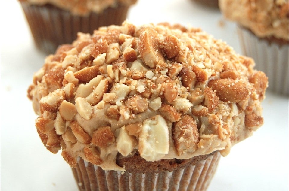 The baking trials: What's the best way to line cupcake pans?