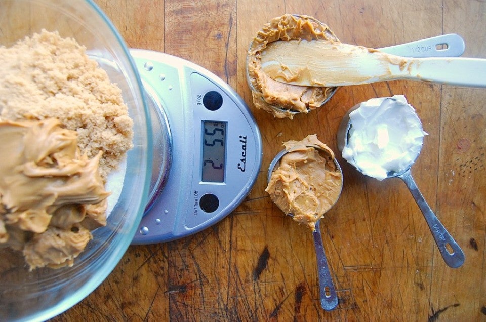 How to Use a Food Scale to Weigh Ingredients - Pastry Chef Online