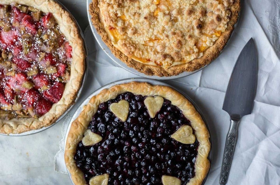 Fun ways to crimp pie crust via @kingarthurflour