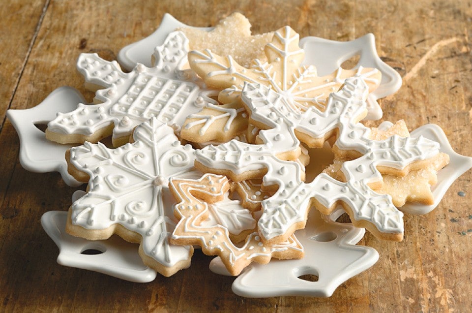 Decorating cookies using parchment paper