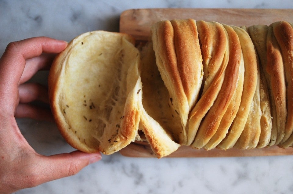 storage - How to tell apart mold and flour on sourdough bread? - Seasoned  Advice