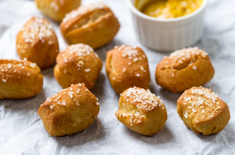 Vegan Cinnamon Sugar Pretzel Pillows with Cream Cheese Dipping