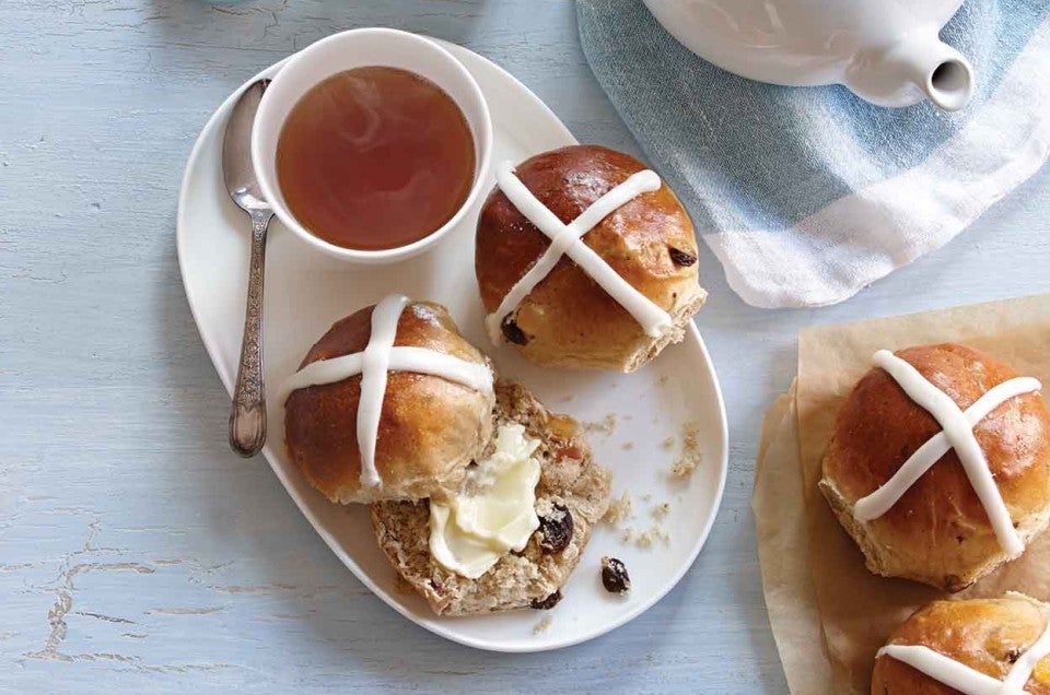 Easy Hot Cross Buns Recipe King Arthur Baking 5797