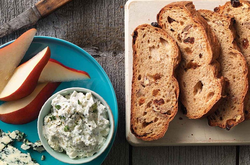 Rye bread with raisins and hazelnuts