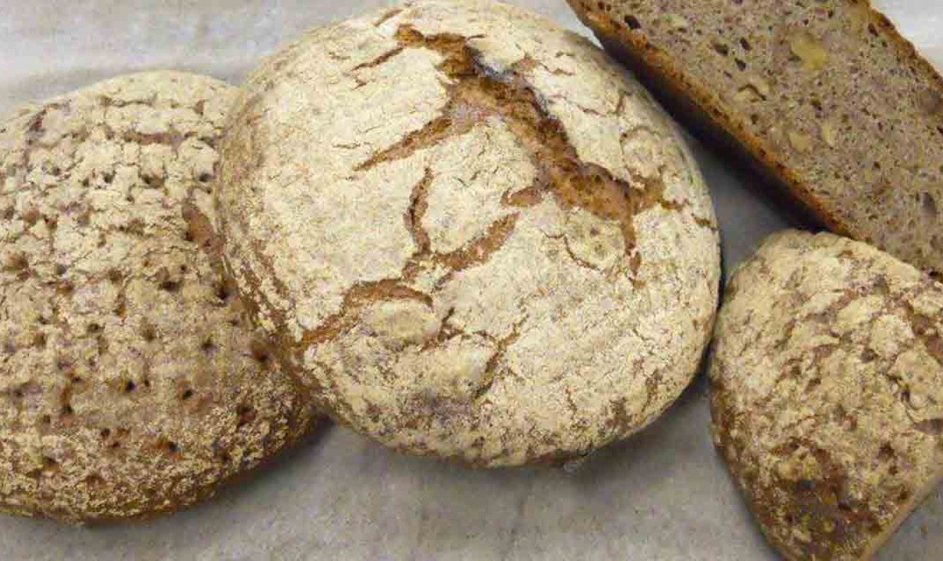 Rye Bread with Walnuts