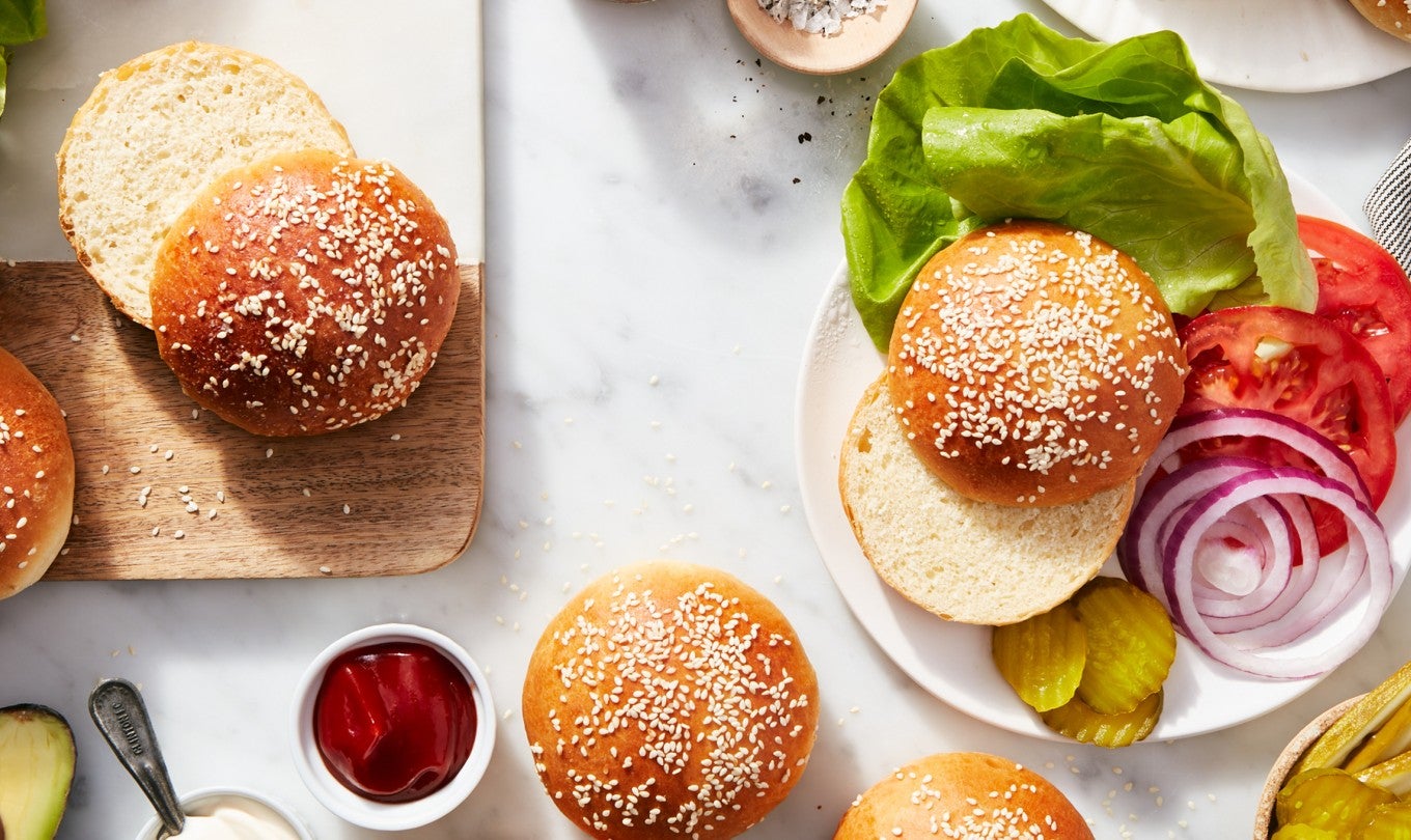 https://www.kingarthurbaking.com/sites/default/files/styles/hero_lg/public/2021-08/beautiful-burger-buns-marquee.jpg?itok=O0Jsoh0Y