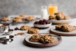 https://www.kingarthurbaking.com/sites/default/files/styles/kaf_thumbnail/public/2019-11/oatmeal-and-flax-cranberry-cookies.jpg?itok=IPjzy0hT