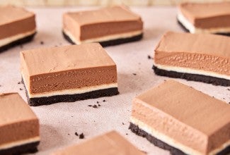 No-Bake Chocolate Cheesecake Bars