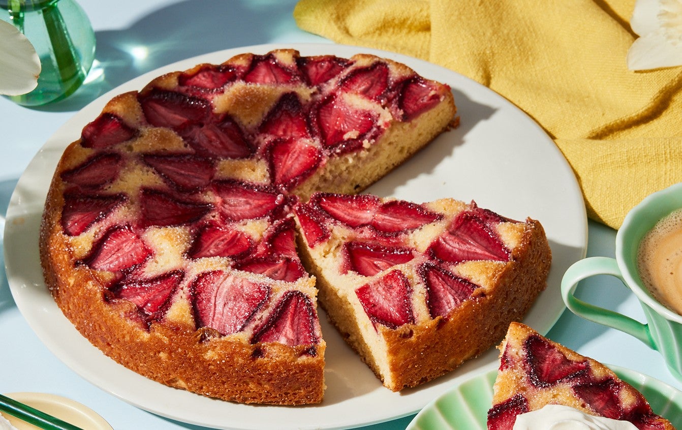 Super-Simple Strawberry Cake