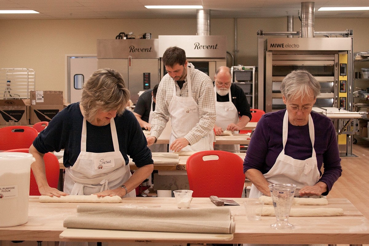 Bakers in the Washington state Baking School