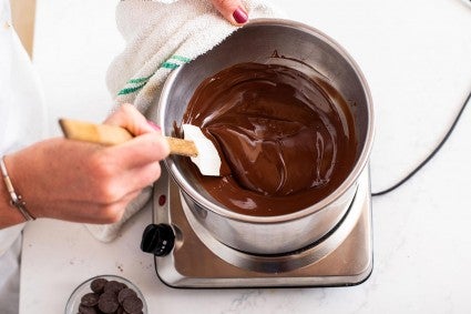 https://www.kingarthurbaking.com/sites/default/files/styles/scaled_small/public/2021-08/Guide-to-tempering-chocolate-8.jpg?itok=MNygEfzk