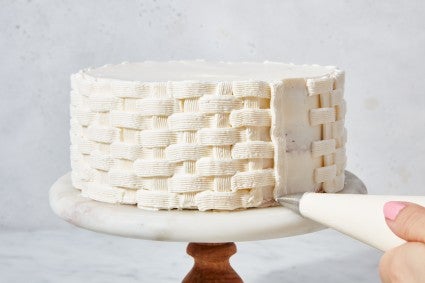 Basket Weave cake with Royal Icing Flowers | An official Wil… | Flickr