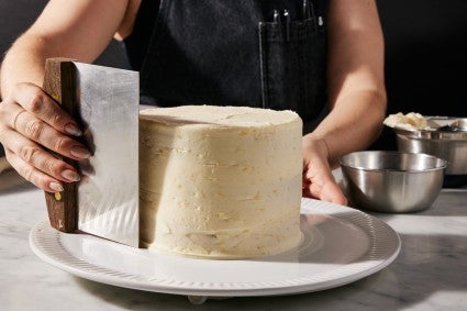 decorate layer cake with bench knife