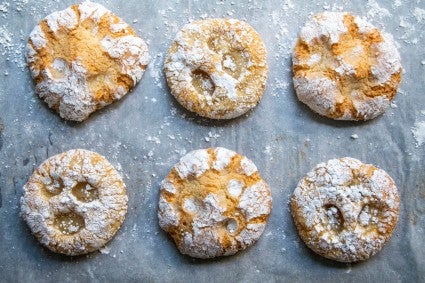 Almond cloud cookies