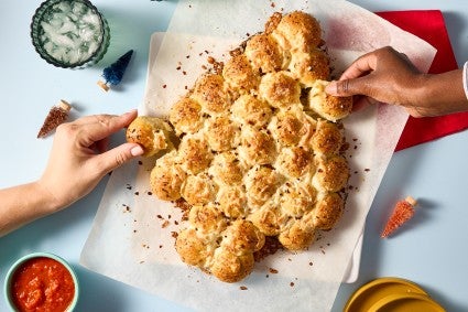 Fast Christmas Tree Pull-Apart Bread 