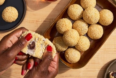 Jiān Duī (Fried Sesame Balls)